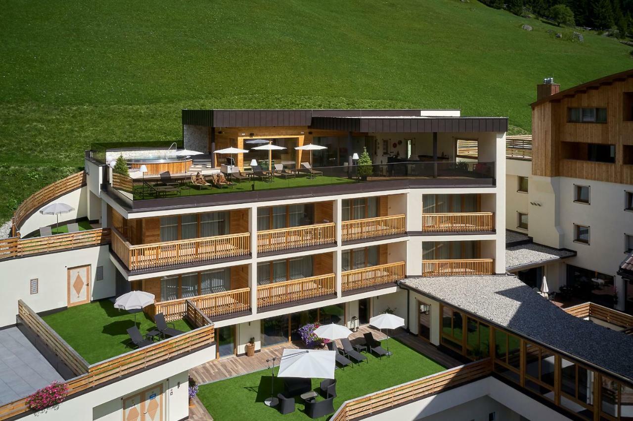 Hotel Sassongher Corvara In Badia Luaran gambar